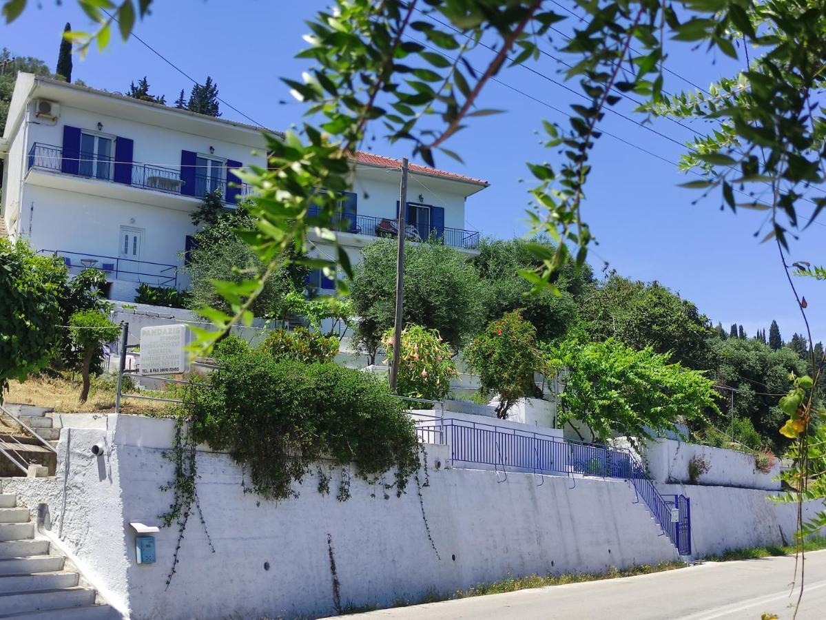 Blue And White Apartments Benitses  Exterior foto